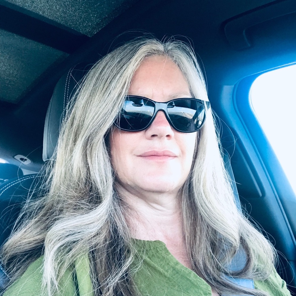 Meet your Posher, Alisa